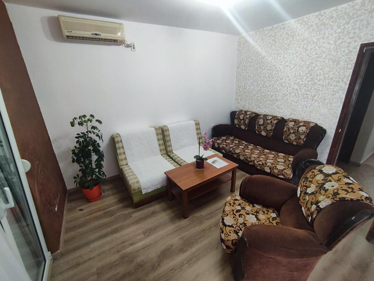 Apartmani Bellami Bečići Esterno foto